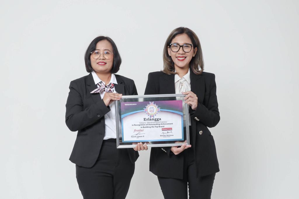 Penerbit Erlangga Kembali Raih Top Brand Gen Z 2023 