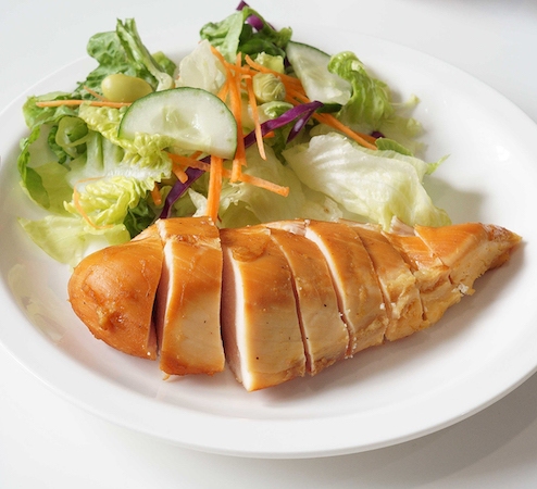  Dada ayam juga menyimpan banyak nutrisi penting bagi tubuh seperti niasin, vitamin B, potasium, dan antioksidan.