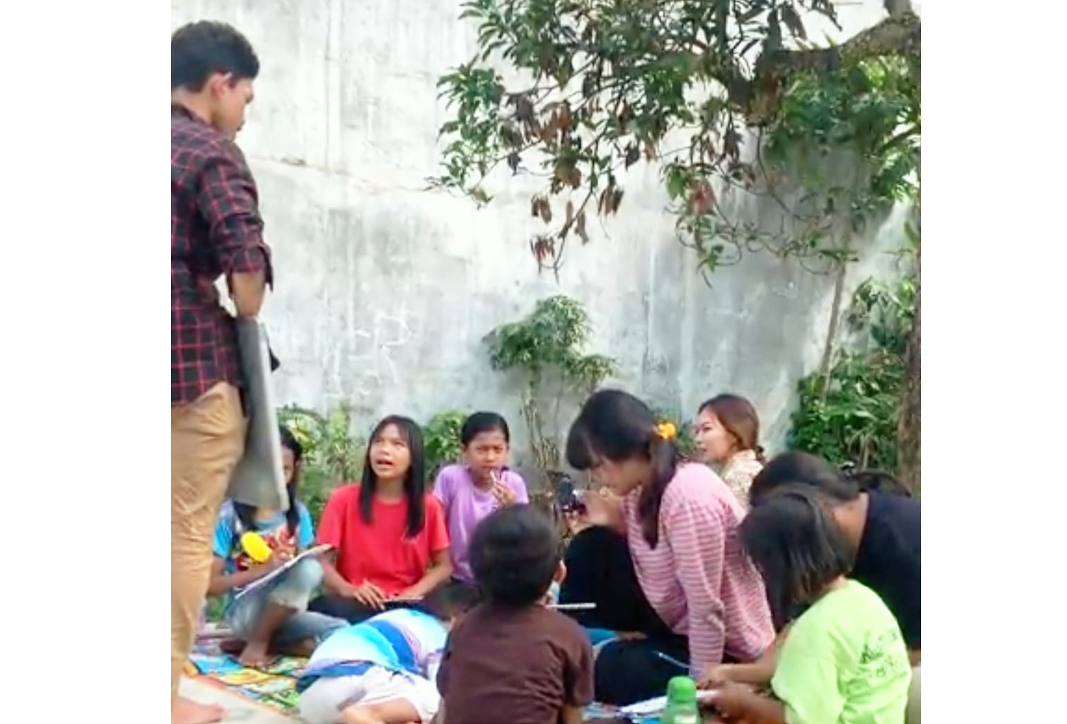 Suasana salah satu kegiatan  belajar di Sikkola Rakyat. 