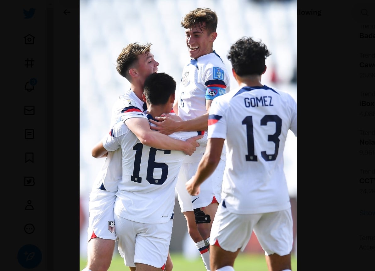 Timnas AS melakukan selebrasi usai mencetak gol ke gawang Selandia Baru di laga 16 besar Piala Dunia U-20