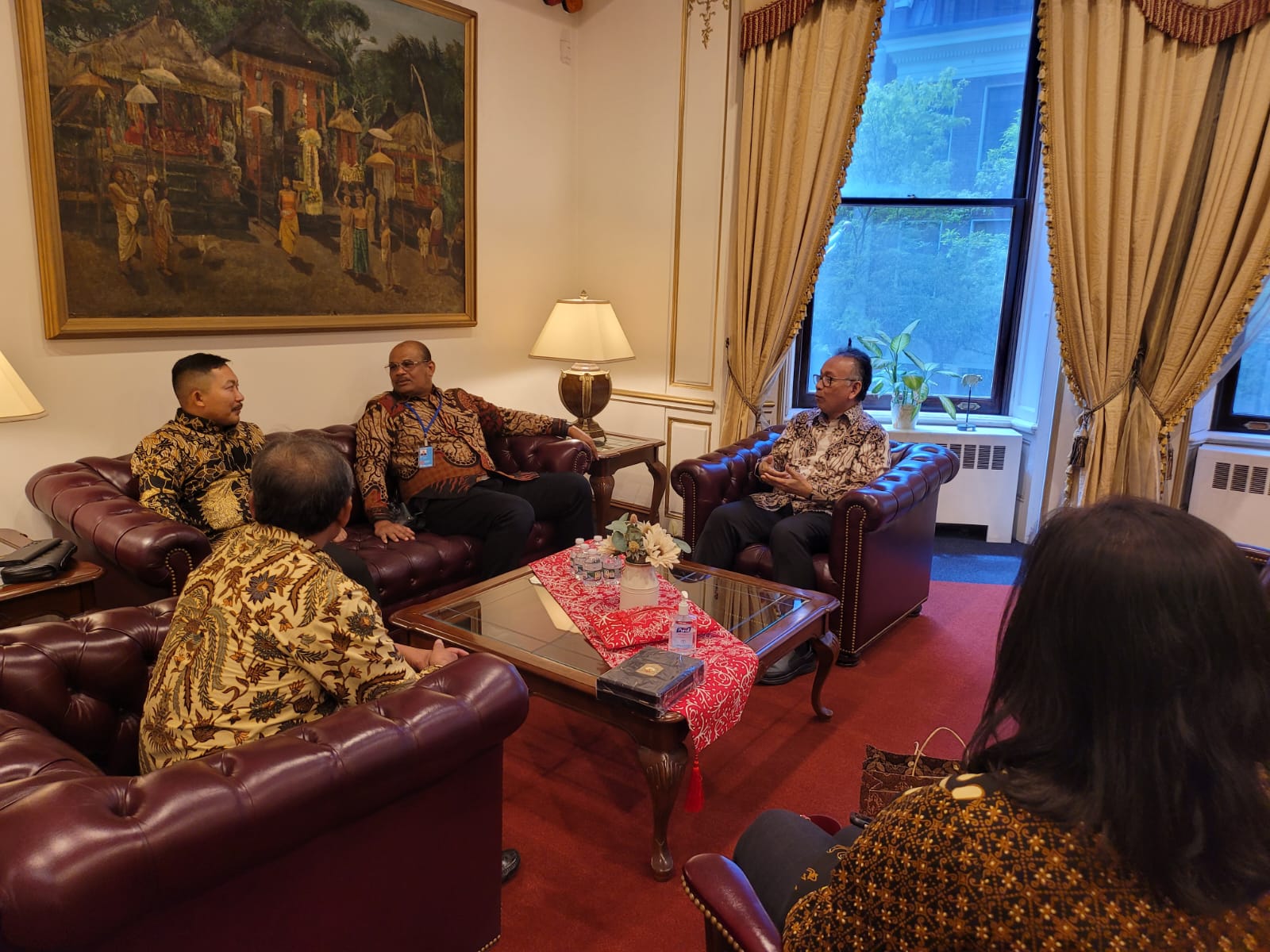 Bupati Banggai Amirudin menjelaskan peluang investasi di daerah yang Ia pimpin, Kabupaten Banggai, Sulawesi Tengah.