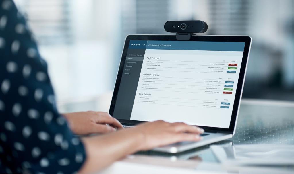 Webcam bisnis berkualitas tinggi dapat menjadi solusi untuk mengatasinya karena telah dilengkapi dengan teknologi canggih.