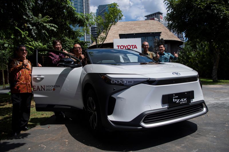 200 Mobil Listrik untuk KTT ASEAN Sudah Tiba di Labuan Bajo
