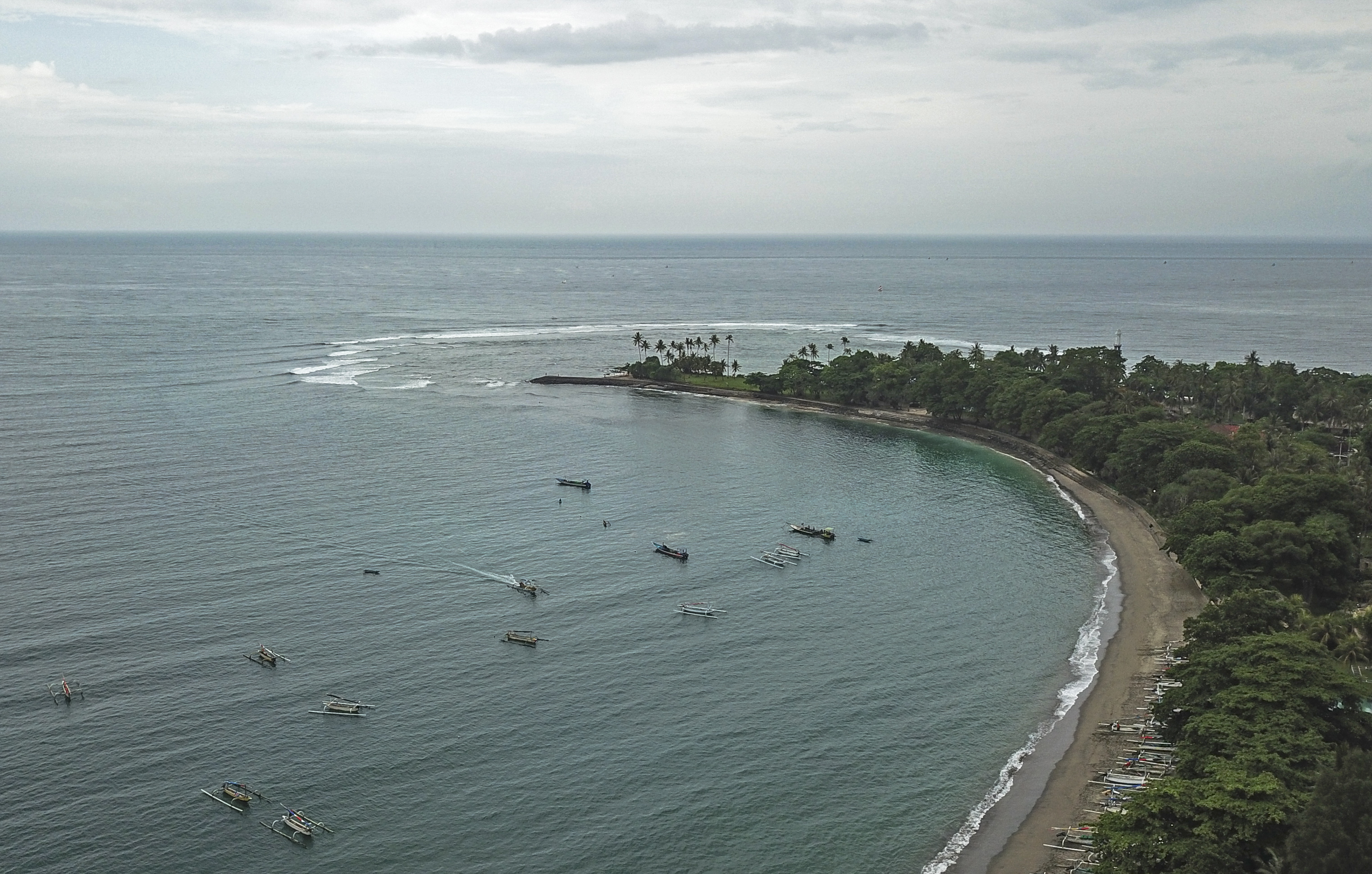 Foto udara kawasan wisata pantai 