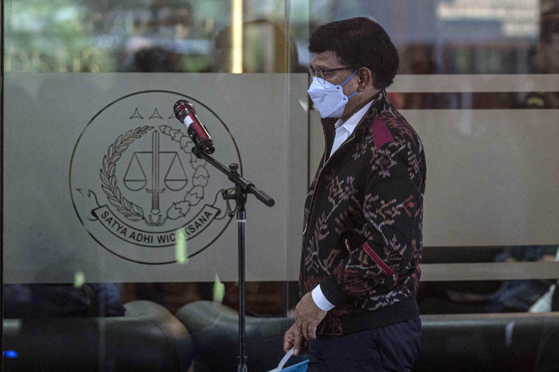 Kejaksaan agung menetapkan Menkominfo Johnny G Plate menjadi tersangka kasus korupsi penyediaan menara BTS.