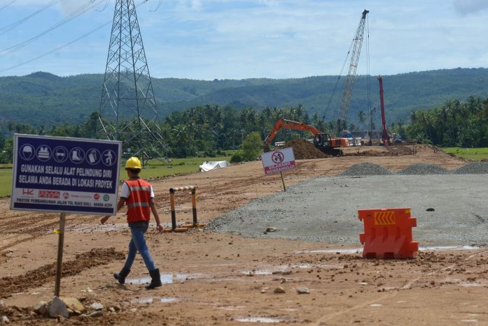 Potret pembangunan proyek jalan tol yang digarap Waskita Karya.