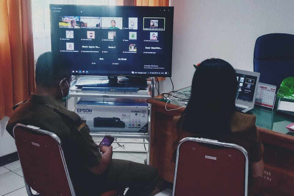 Rapat koordinasi penanganan pasien bayi kembar siam di RSUD dr Hendrikus Fernandez Larantuka, Flores Timur, NTT.