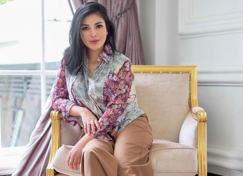 Setelah mangkir dari panggilan pertama, Polri kembali penyanyi Nindy Ayunda terkait kasus kepemilikan senjata api ilegal Dito Mahendra.. 