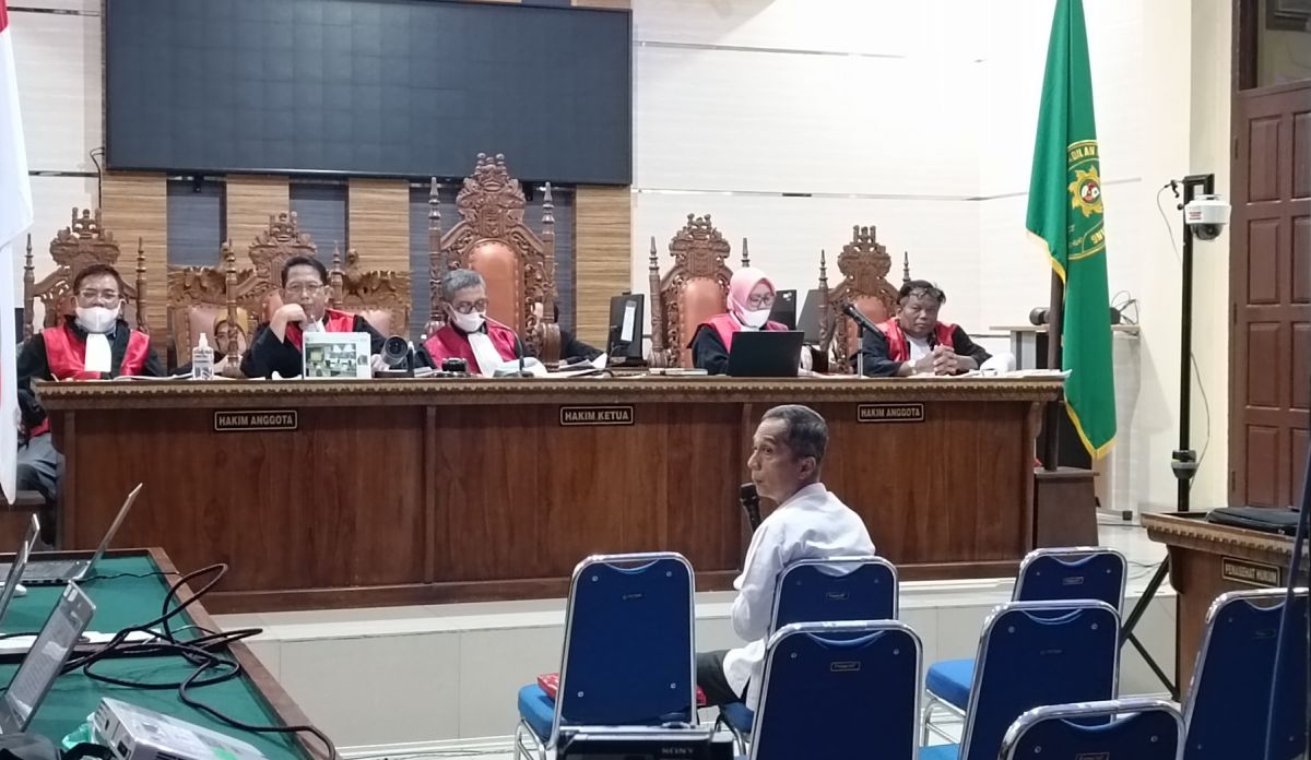 Terdakwa Karomani saat menjadi saksi dalam sidang kasus dugaan suap penerimaan mahasiswa baru Unila di PN Tipikor Tanjung Karang.