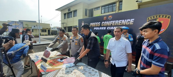 Polisi ungkap kasus dugaan perdagangan manusia yang menimpa dua wanita asal Cianjur.