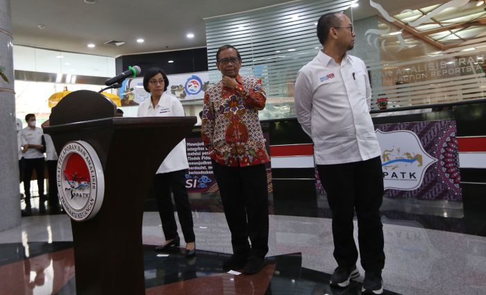 Menkopolhukam Mahfud MD bersiap mengumumkan pembentukan satgas TPPU