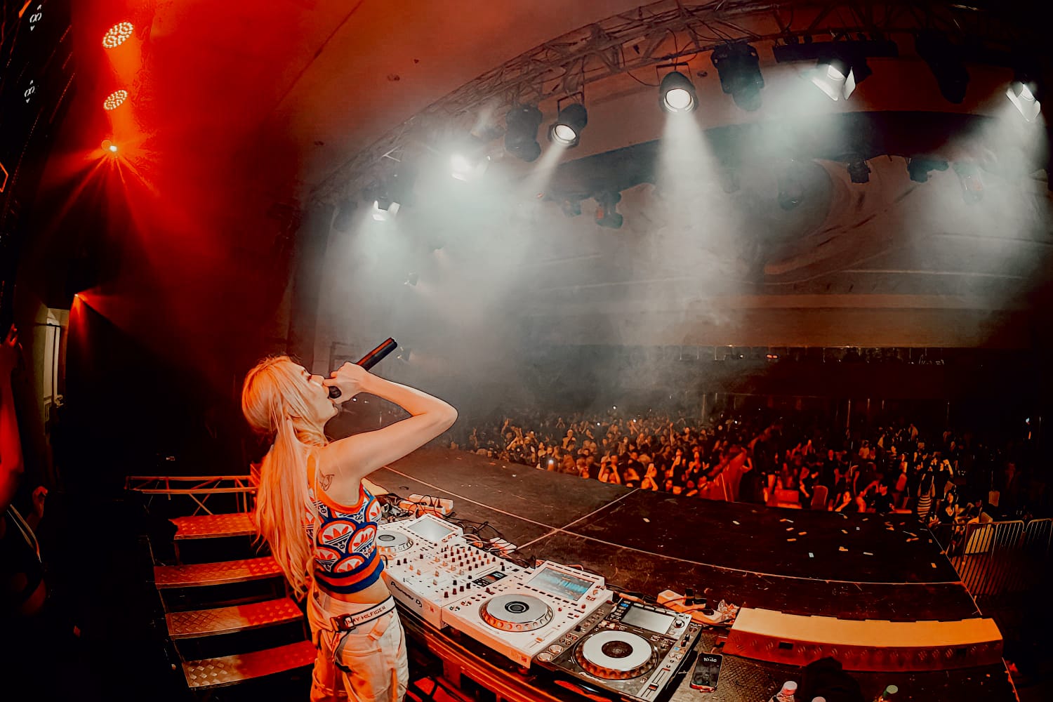 Manggung Bareng Yellow Claw di Pekanbaru, Disjoki Moski Banjir Pujian