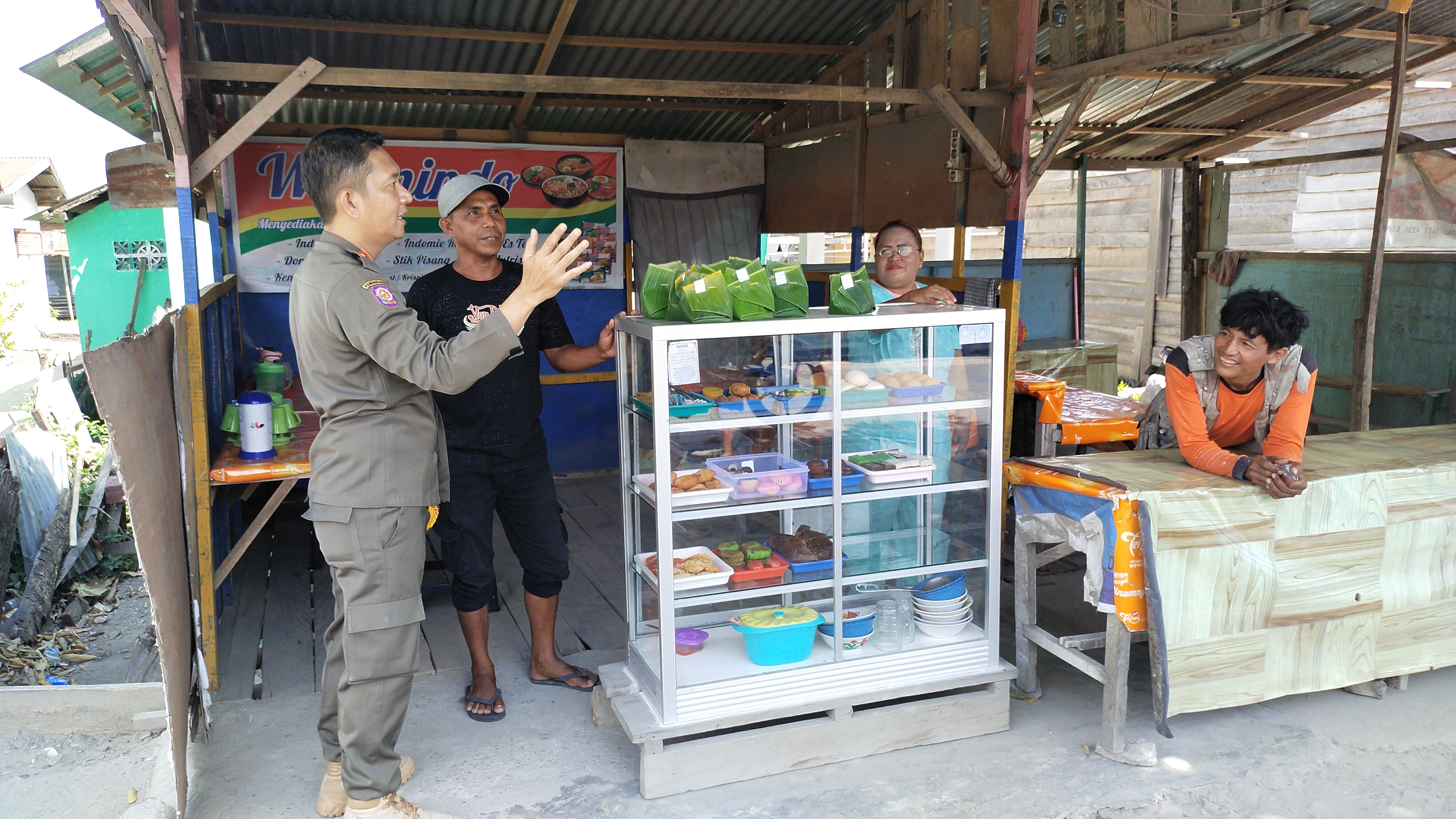 Kepala Satpol PP Sigi, Sulawesi Tengah, Mohamad Ambar mengimbau PKL tertib menjelang penyelenggaraan Festival Lestari.