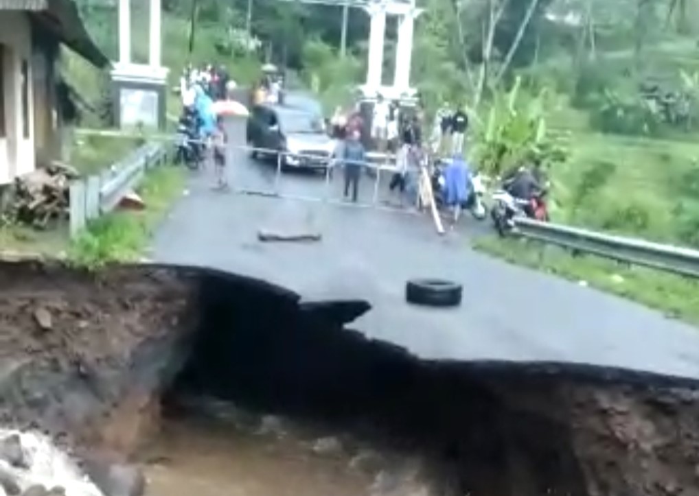 Jalan ambles di Tasikmalaya