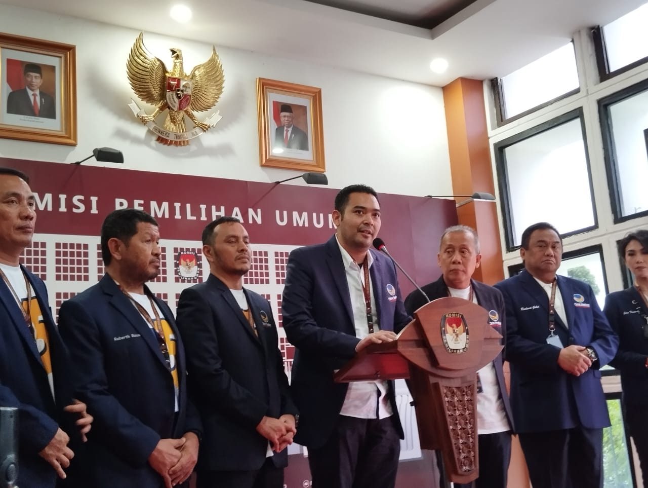 Ketua Bapilu Partai NasDem Prananda Surya Paloh dan rombongan di KPU RI, Kamis (11/5)