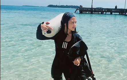 Prilly Latuconsina hobi menyelam