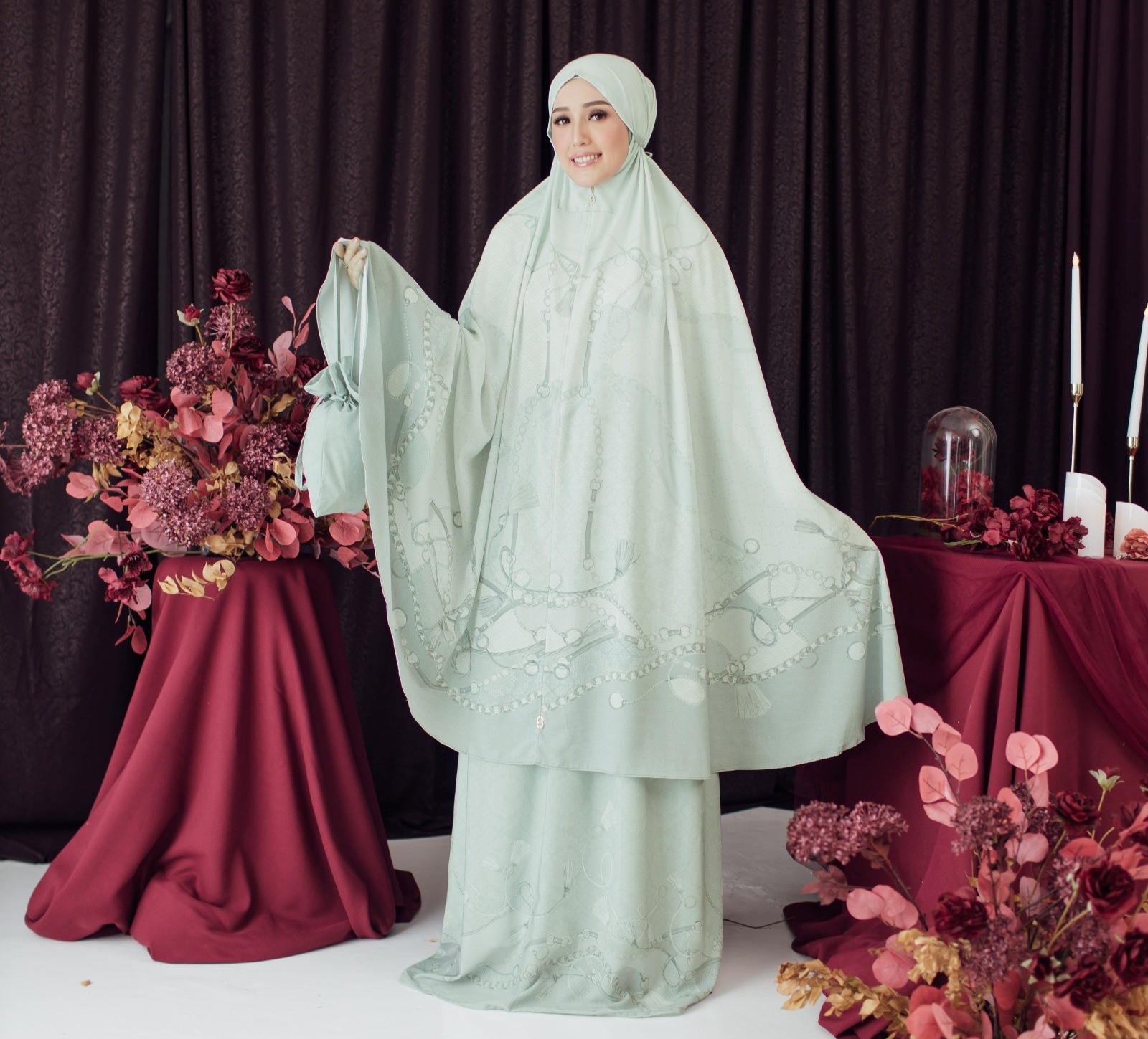 Fashion busana muslim, Seradia, menghadirkan rangkaian produk terbarunya, Seradia X Adelia Pasha. 