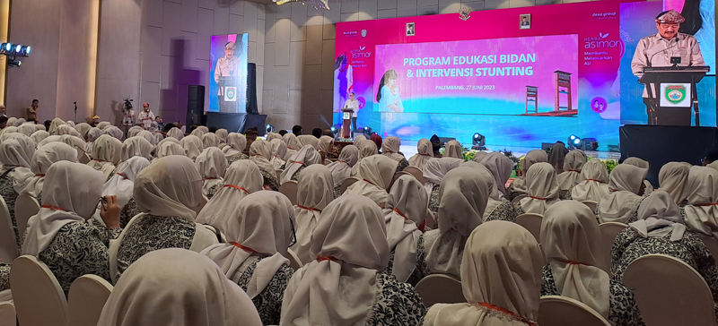 Sebanyak 1.000 bidan di Sumsel mendapat edukasi penanganan stunting di Palembang.