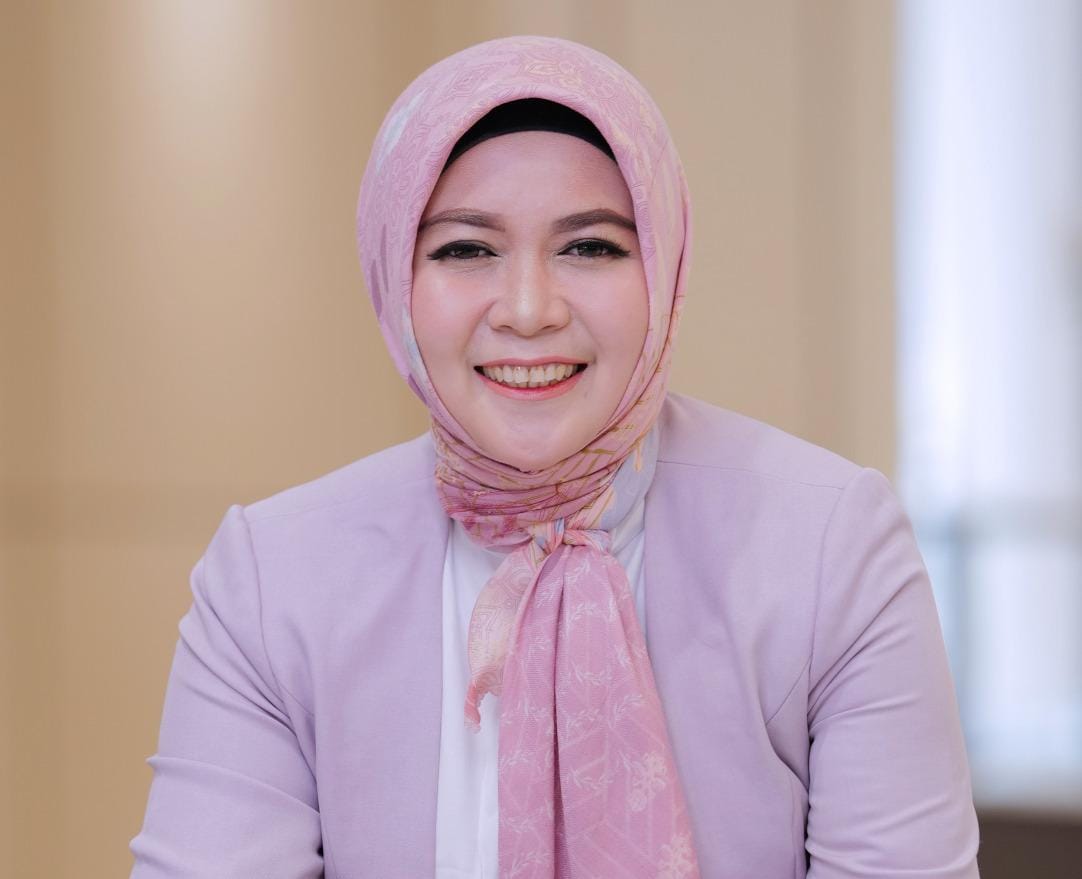 Penulis buku The Power of Ultimate Services Culture 