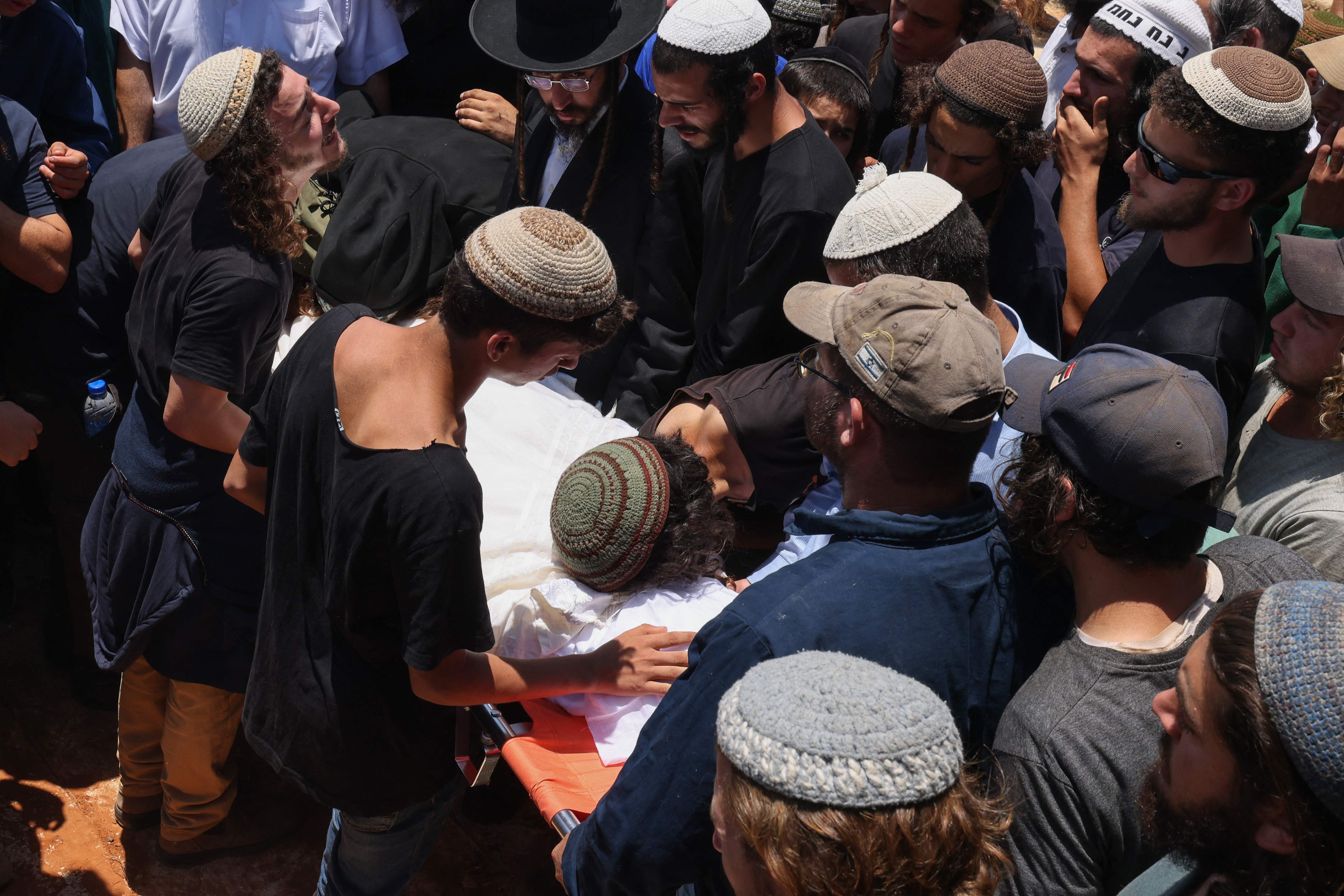 Warga Israel dan Palestina Adakan Pemakaman Remaja di Tepi Barat