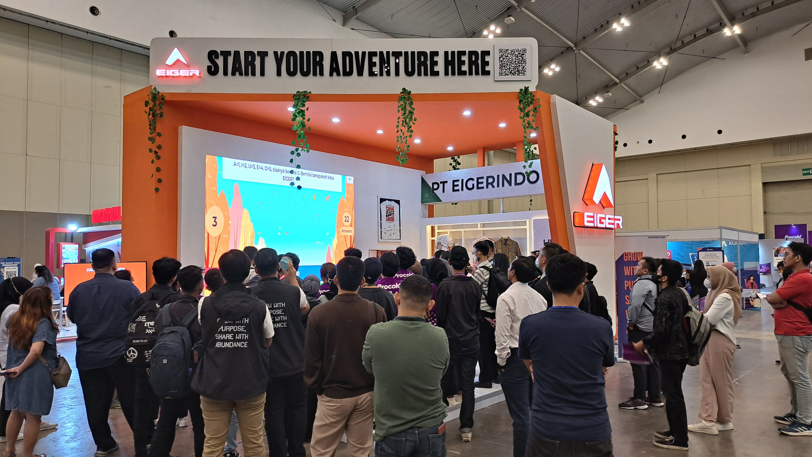 Booth Eiger pada ajang Job Fair di ICE BSD, Tangerang, Banten, pada pada 16-17 Juni 2023.