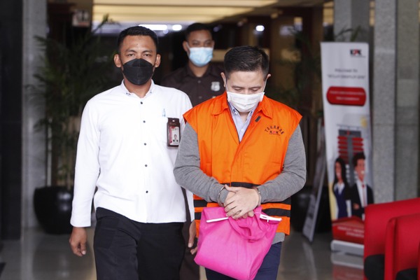 Terdakwa kasus dugaan suap di Mahkamah Agung (MA) Nurmanto Akmal.