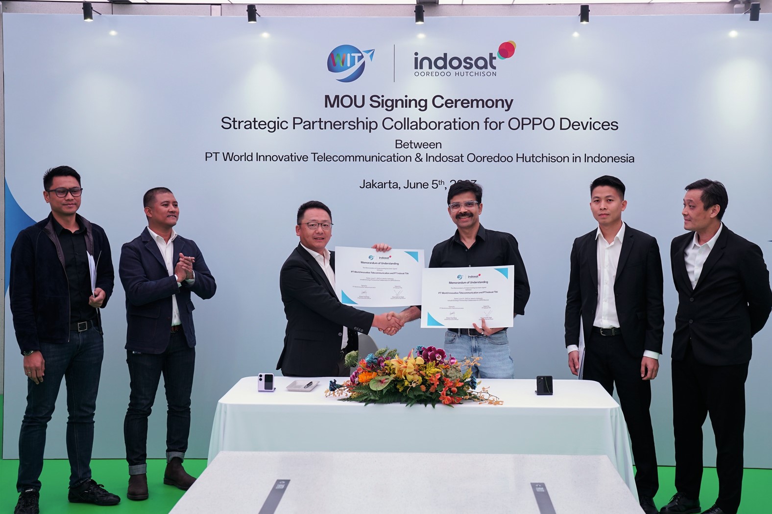 Penandatangan MoU antara Indosat dan Oppo