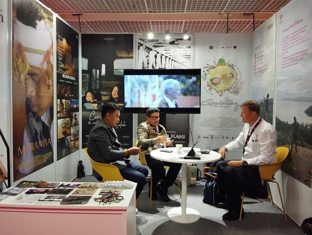 Booth Festival Film Bulanan (FFB) Indonesia di Marché du Film Festival de Cannes, Prancis. 