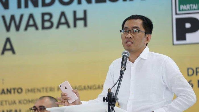 Ketua Komisi VI DPR Faisol Riza