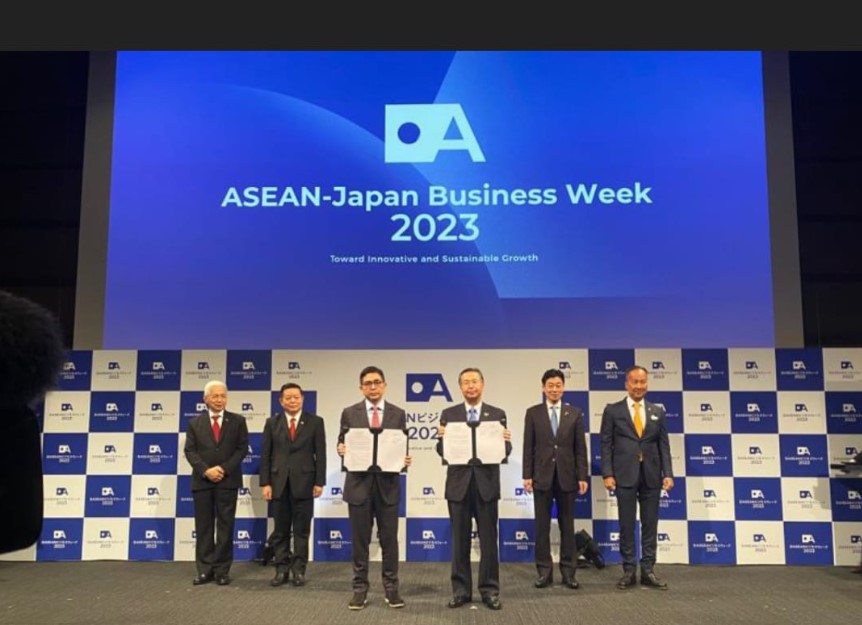 Penandatanganan MoU antara ASEAN BAC dan JETRO