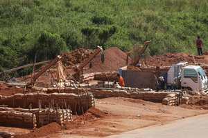Salah satu lokasi penambangan pasir di Riau.
