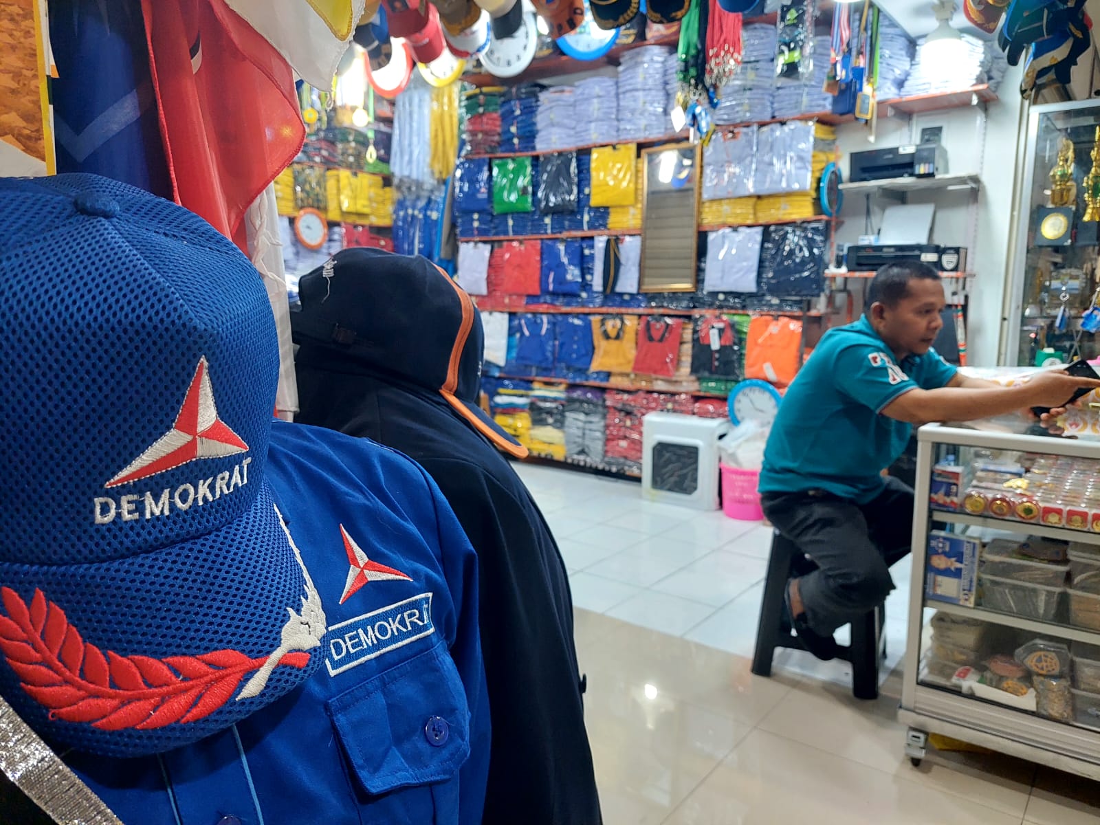 Pelaku Industri Tekstil dan Produk Tekstil di Pusat Perbelanjaan Senen Jaya 1 & 2