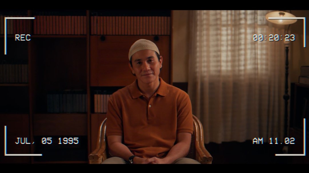 Cuplikan adegan dari serial Sabtu Bersama Bapak