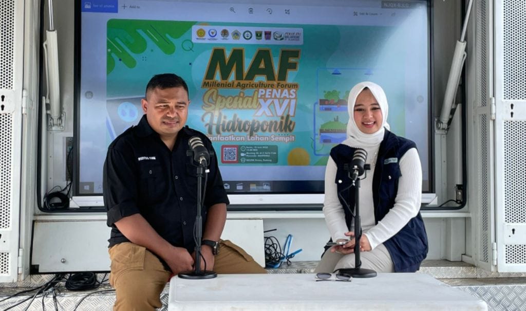Petani milenial Rudi Hartono dan host MAF, Ardianinda Wisda.