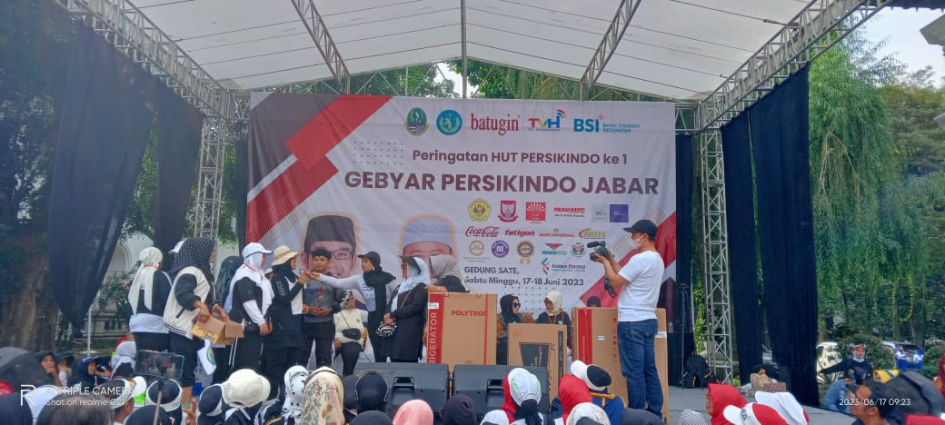 Peringatan HUT ke-1 Persikindo digelar di halaman Gedung Sate, Kota Bandung