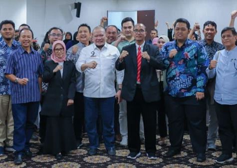 FGD Perlunya Peserta Pemilu Perseorangan di DPR RI di Universitas Airlangga Surabaya, Jawa Timur, Kamis (15/6/2023).