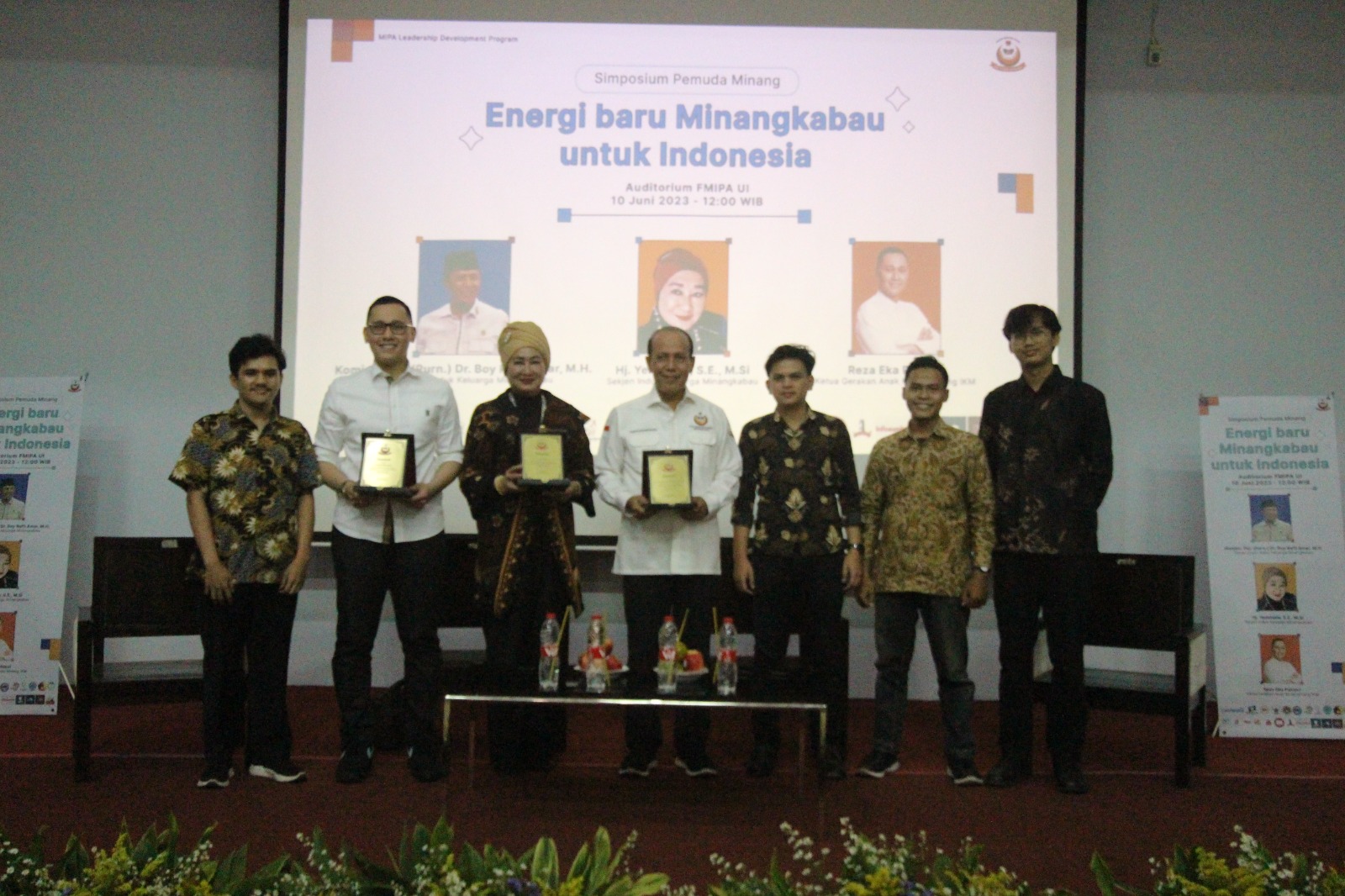 Simposium Pemuda Minang, bertajuk “Energi Baru untuk Indonesia”. 