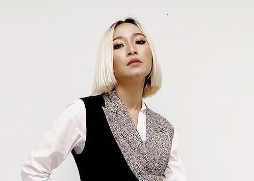 Penyanyi Rinni Wulandari