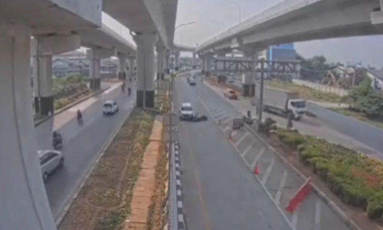 Pengemui Mobil Tabrak Pengendara Motor Hingga Tewas Karena Mematahkan Spion