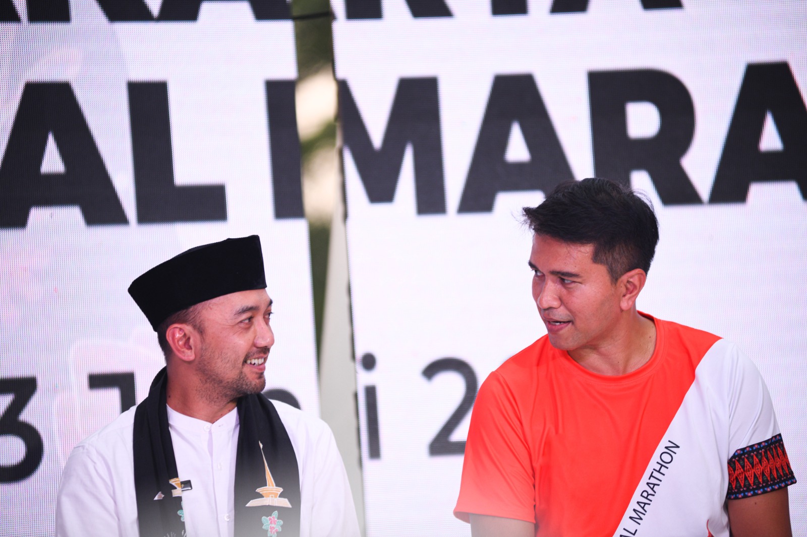 Plh Kepala Dinas Pemuda dan Olahraga Provinsi DKI Jakarta Hendra Eka Permana (kiri) dan Corporate Secretary Bank BTN Ramon Armando.