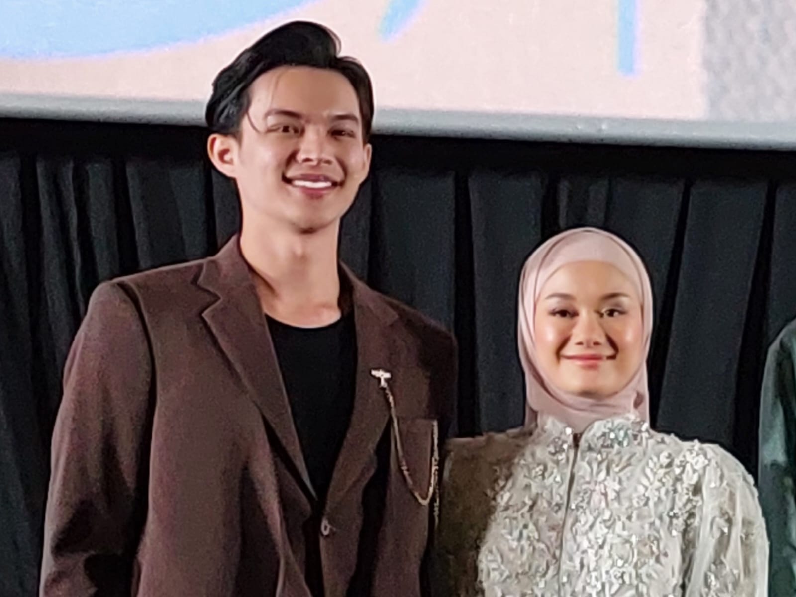 Pasnagan selebritas Rey Mbayang dan Dinda Hauw