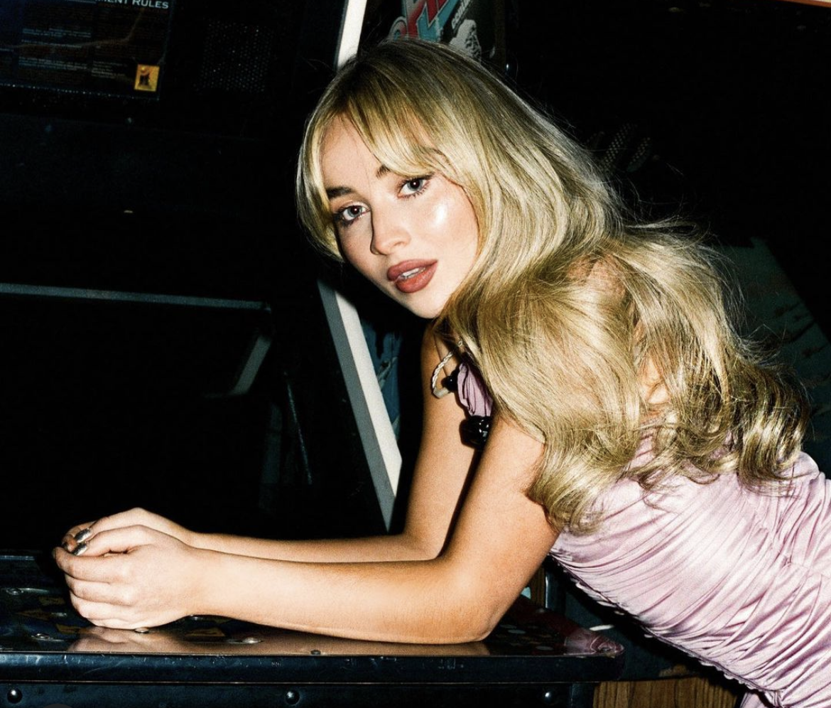 Penyanyi Sabrina Carpenter akan tampil di salah satu konser Taylor Swift di Asia