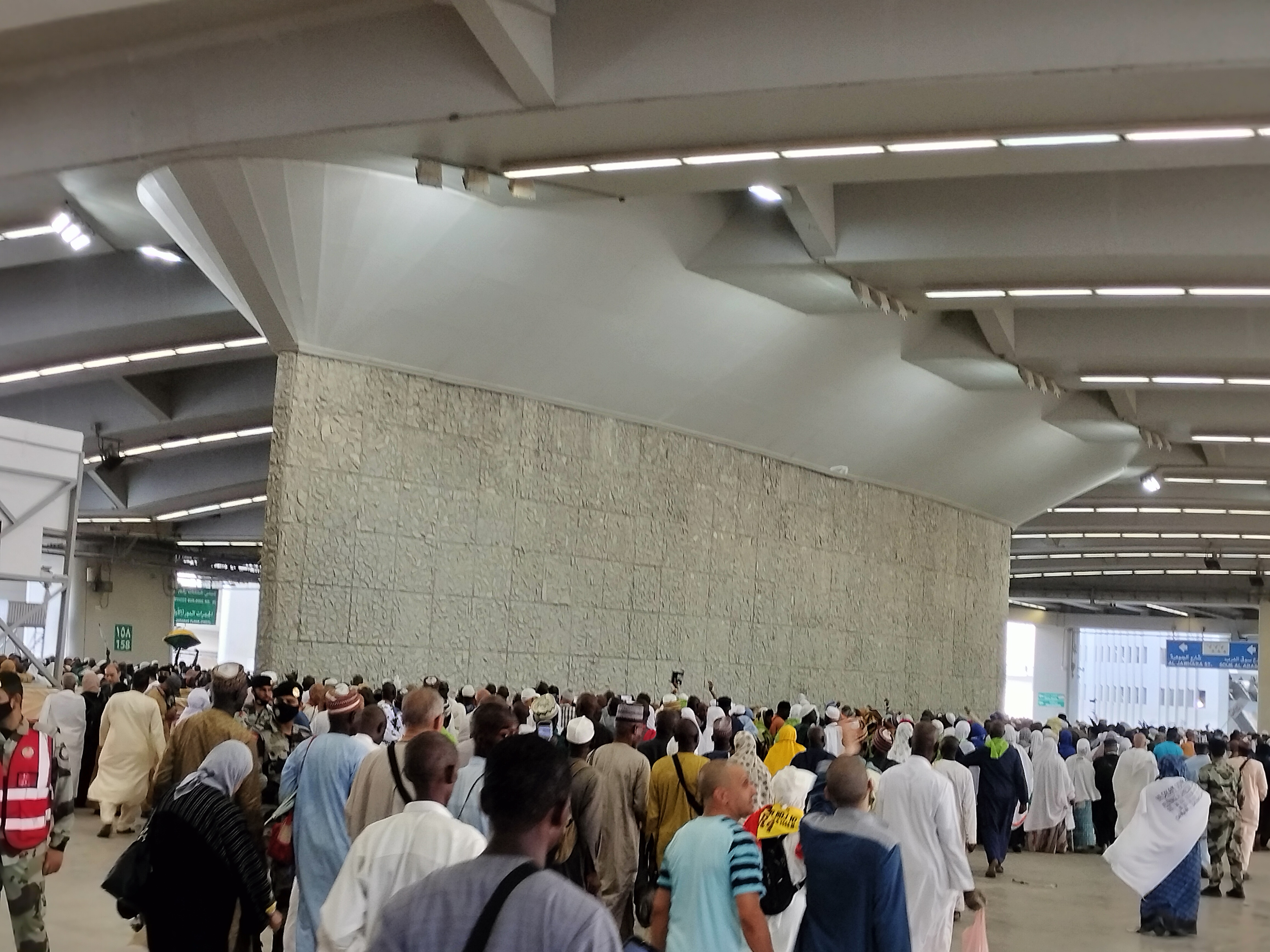 Puncak Kepadatan Lontar Jumrah Terlewati