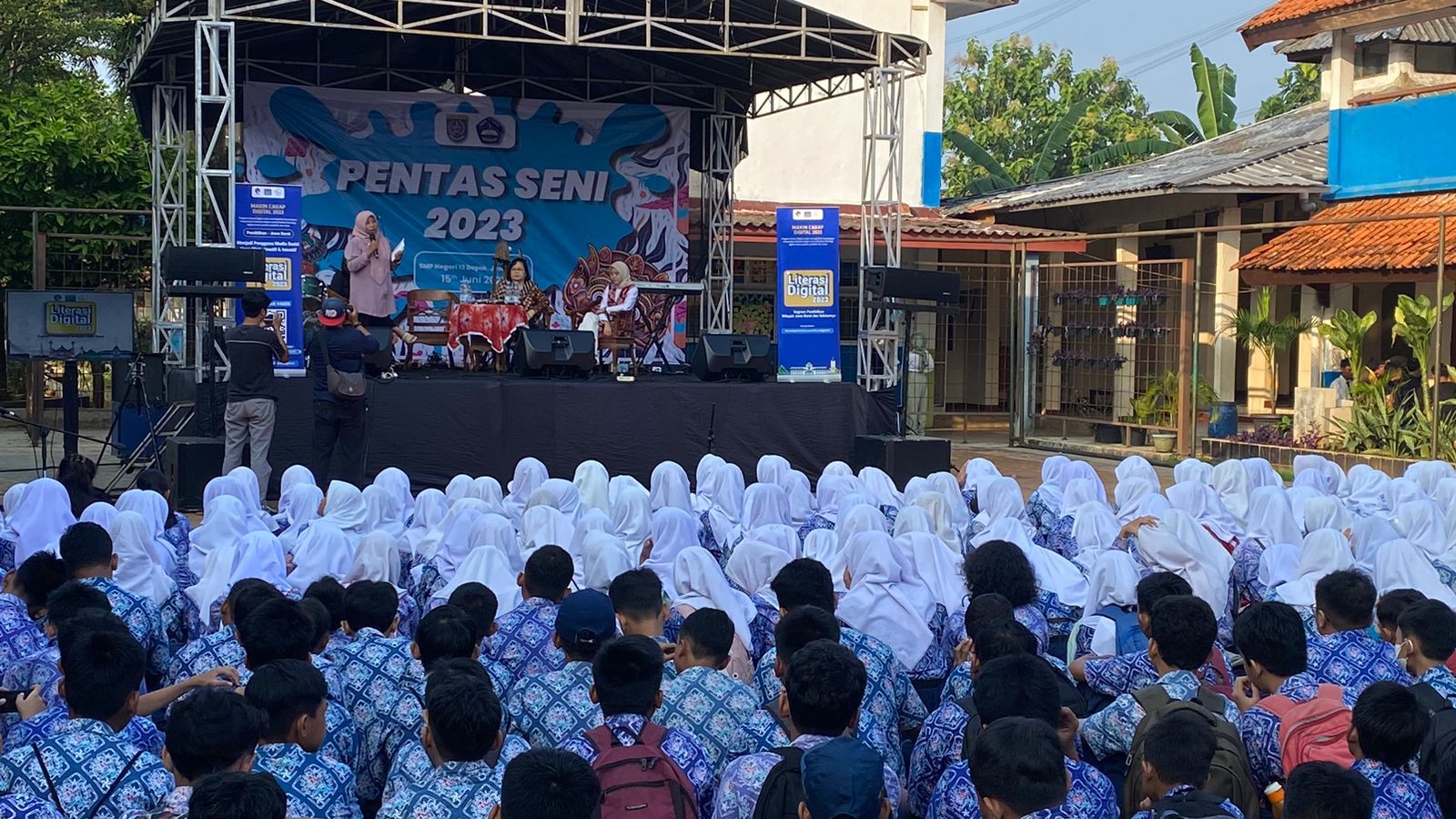 Melalui Pentas Seni dan Talkshow, Para Siswa Diajak Berantas Cyberbullying 