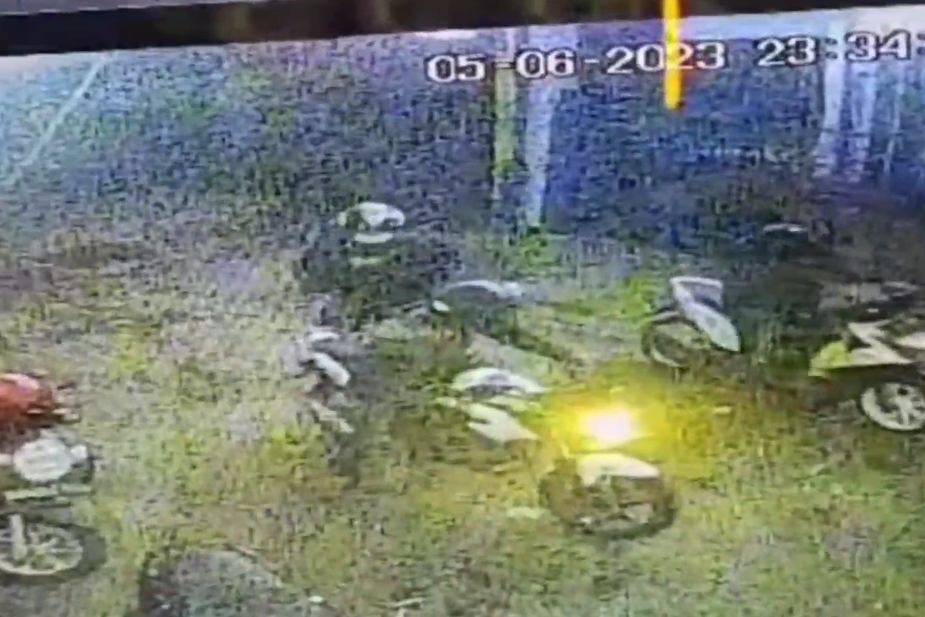 Tiga perampok minimarket di Ciracas.