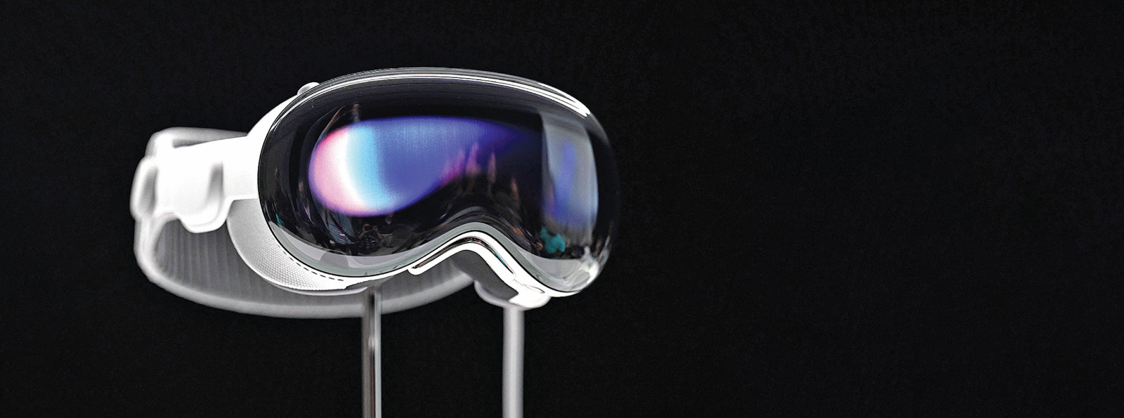 Headset realitas virtual Vision Pro baru dari Apple.