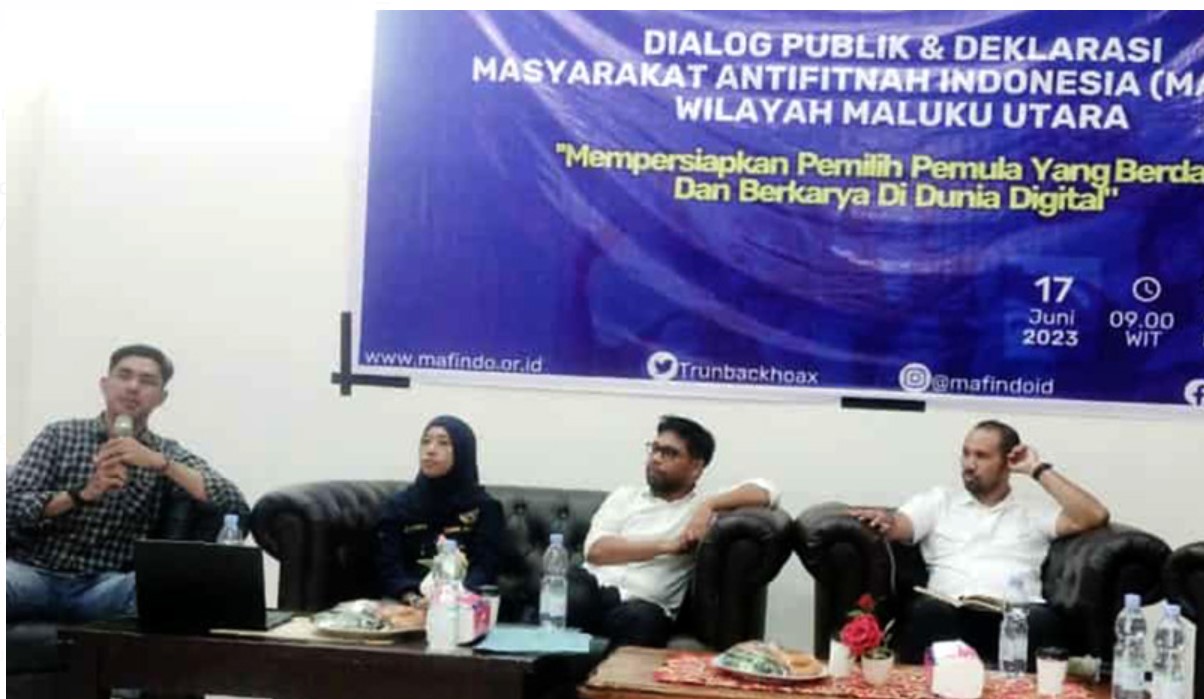 Dialog Publik yang diadakan Mafindo di Maluku Utara.