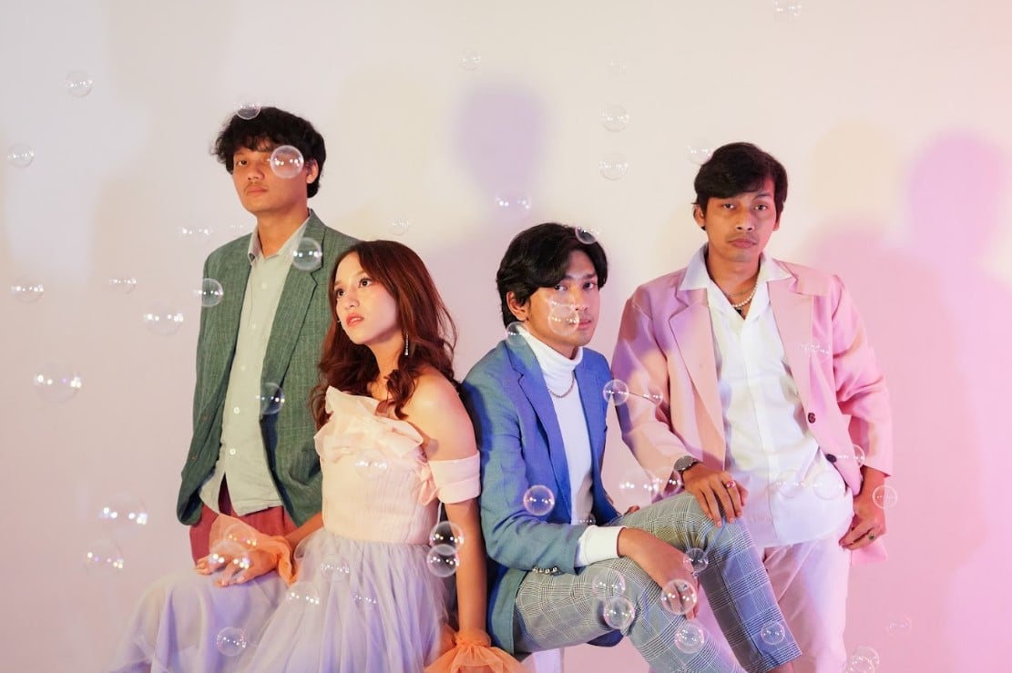 Iris Bevy Rilis Album Perdana Avesta