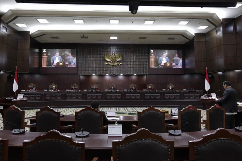 Mahkamah Konstitusi (MK) memiliki 9 orang hakim. Yuk kenalan dengan mereka.