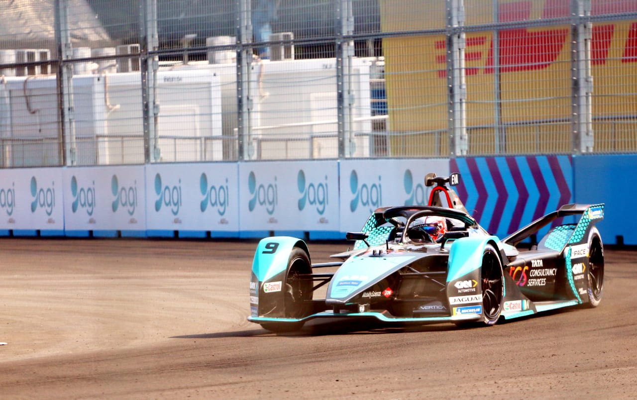 Sisi Lain Formula E yang Tak Terekam oleh Media